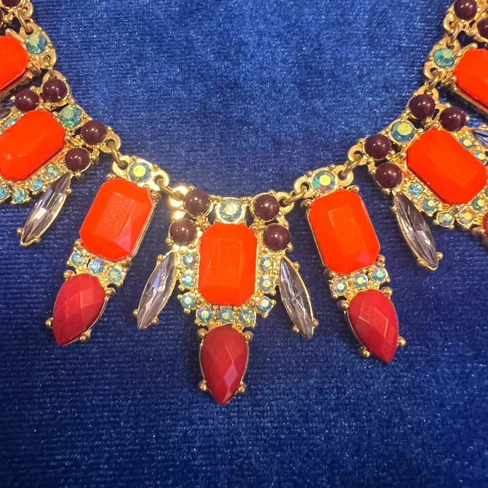 J.Crew Red Rhinestone Cabochon Statement Necklace Gold Tone Bib - Picture 3 of 3